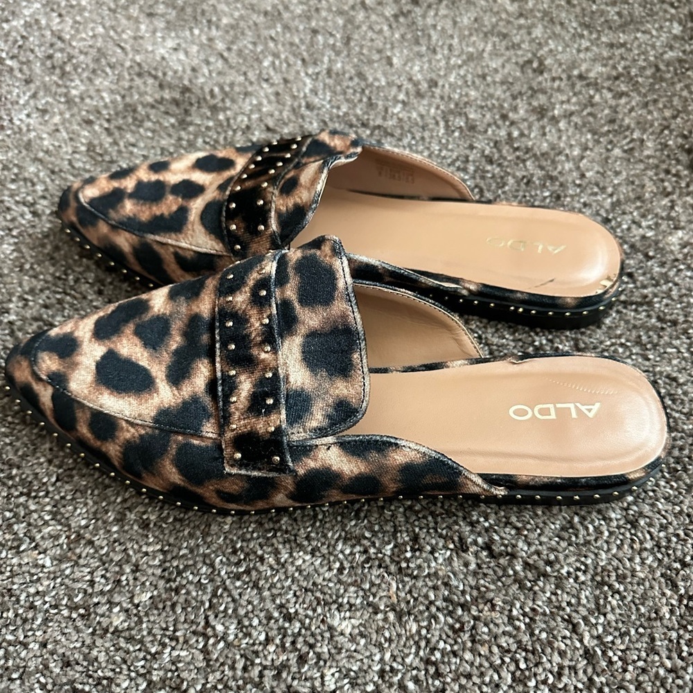 ALDO Leopard Print Studded Mules sz 8 - Picture 3 of 5